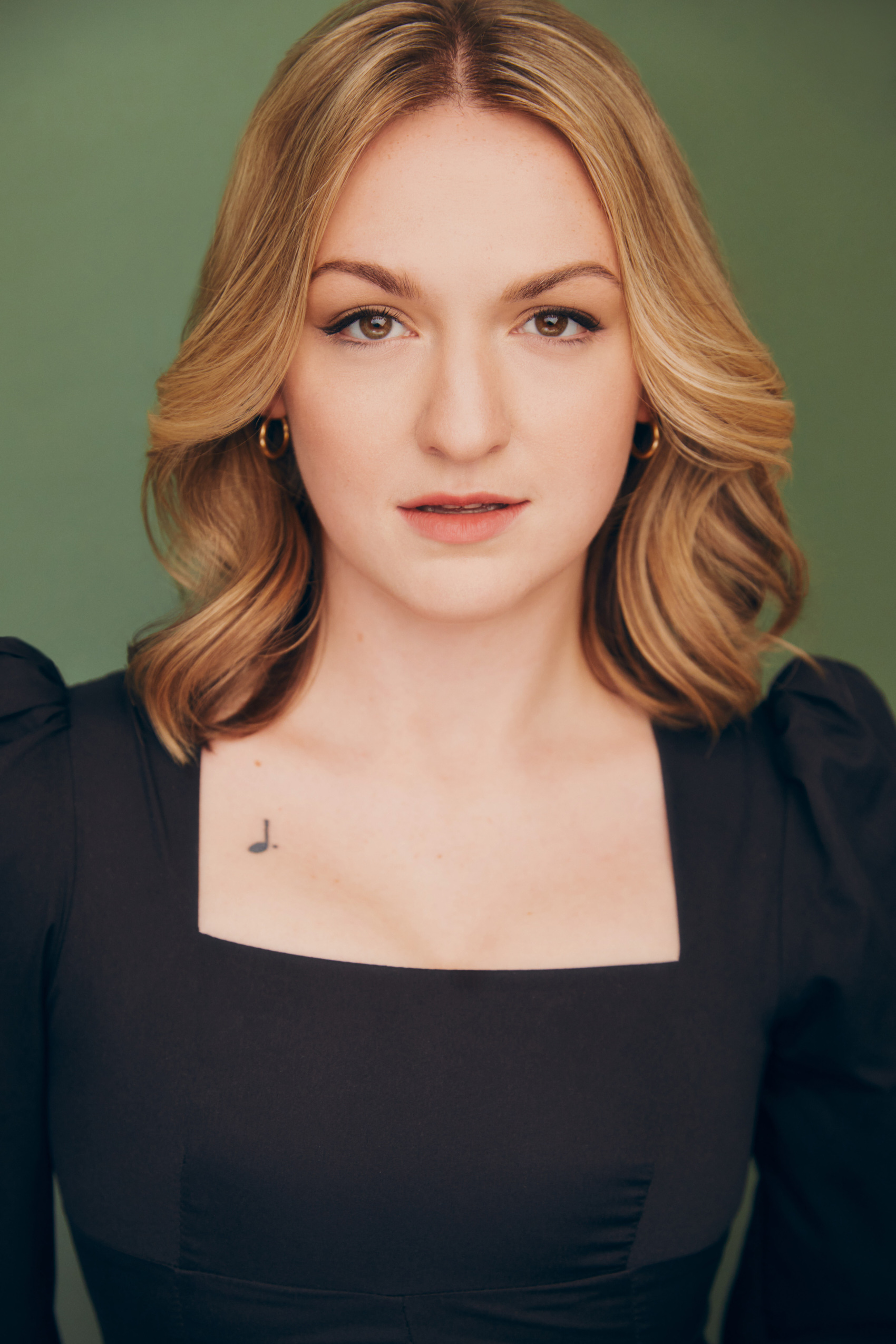 SAMI KENNETT HEADSHOT 